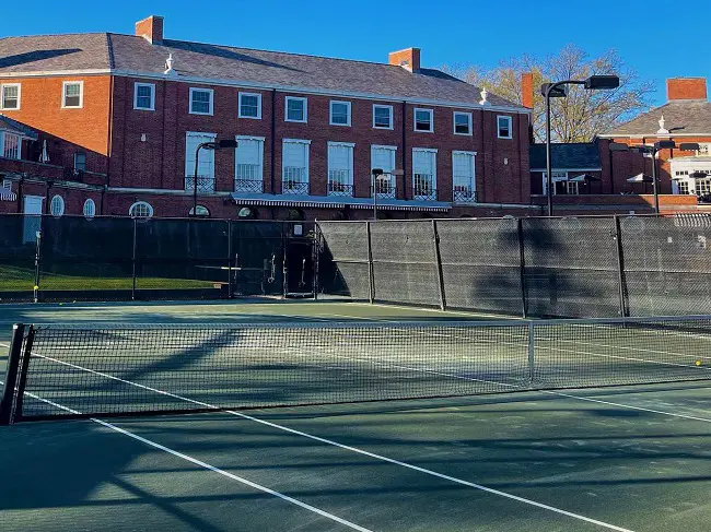 Best tennis clubs Bridgeport New Haven buy rackets courts your area