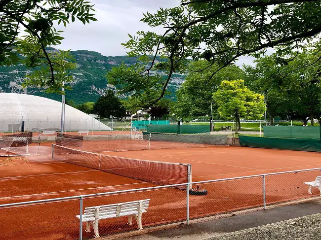 Local tennis pro shop Geneva lessons tournaments near you