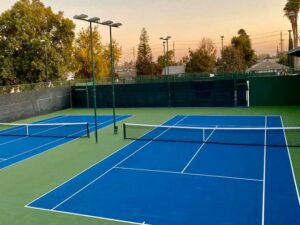 Best tennis clubs Bakersfield buy rackets courts your area