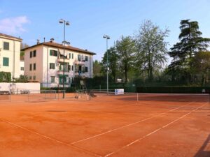 Best tennis clubs Florence buy rackets courts your area