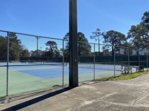 Best tennis clubs Jacksonville buy rackets courts your area