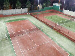 Best tennis clubs Madrid buy rackets courts your area