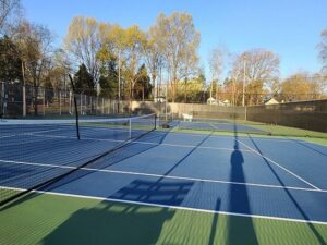 Best tennis clubs Memphis buy rackets courts your area